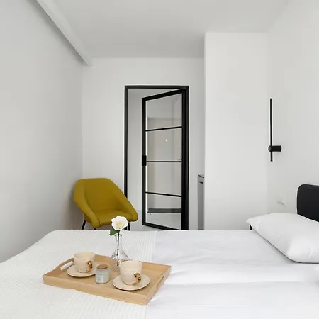 Designerskie Niedaleko Miasta Ogrodow By Renters شقة