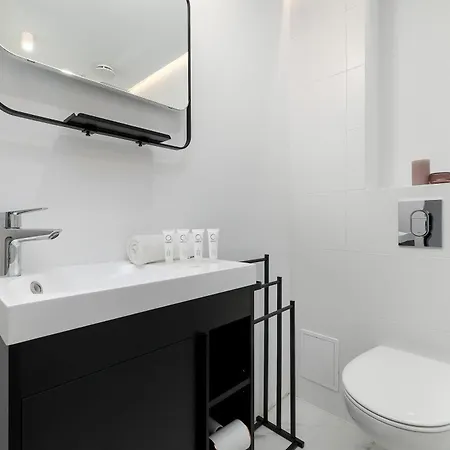 Apartment Designerskie Niedaleko Miasta Ogrodow By Renters *
